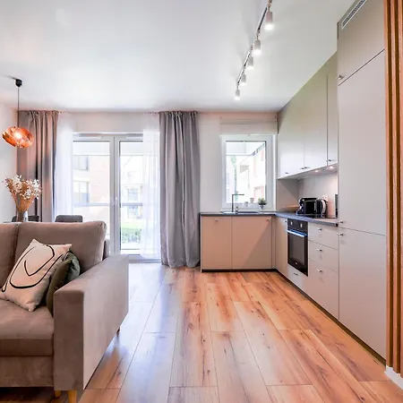 Lägenhet Citystay Powstancow Warszawskich